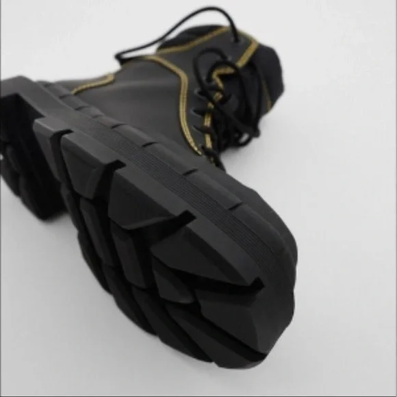 Zara | Low Heel Rubberized Lug Sole Ankle Combat Boots Size 6 NEW - Picture 9 of 10